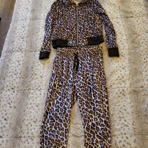 Leopard victorious track suit